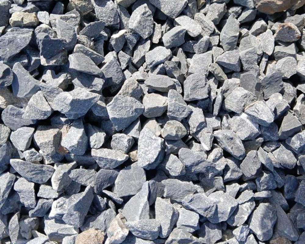 Grauwacke Splitt auf einem Haufen