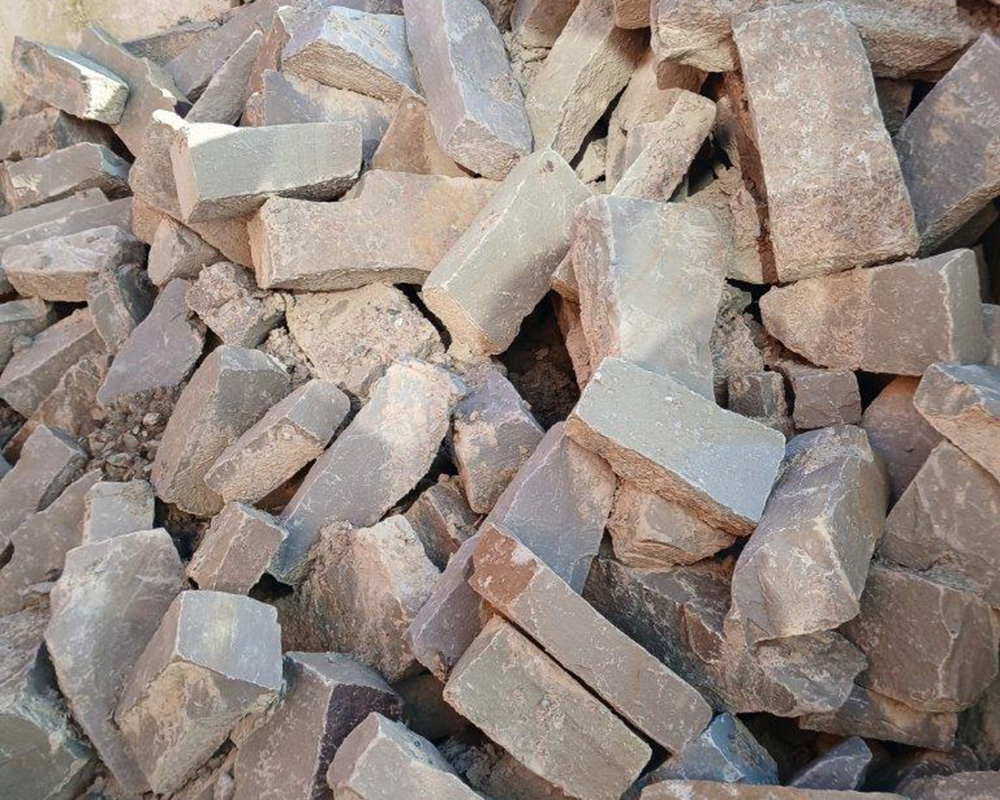 Kleine Trockenmauersteine auf einem Haufen